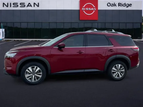 More photos of 2023 NISSAN PATHFINDER SL at Oak Ridge Nissan, TN