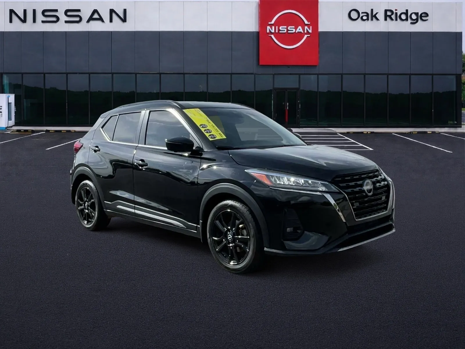Black 2023 NISSAN KICKS SR for sale in Oak Ridge, TN