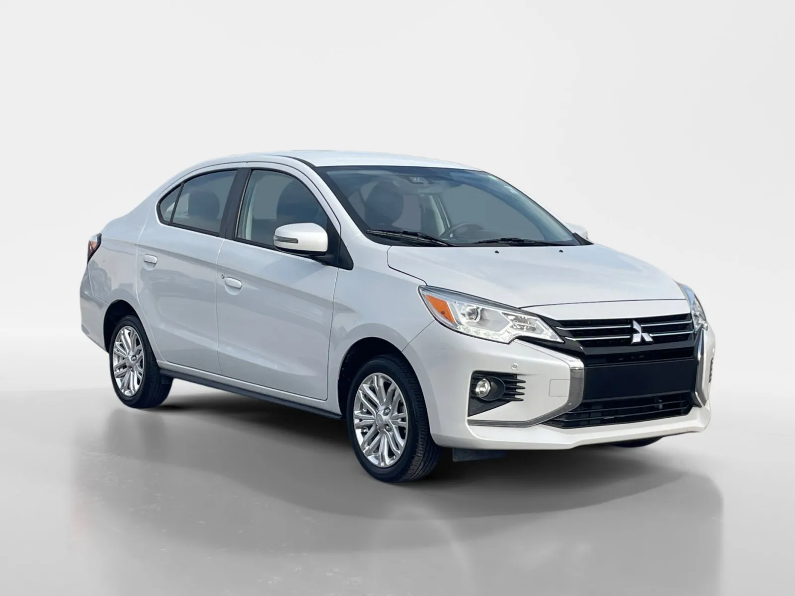 2024 Mitsubishi Mirage SE CVT's photo