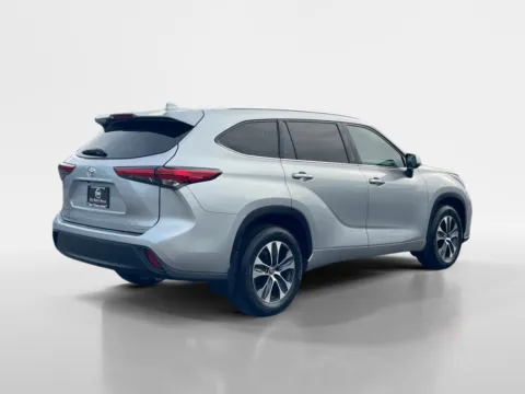 Another view of 2020 TOYOTA HIGHLANDER XLE for sale in Oak Ridge, TN at Oak Ridge Nissan