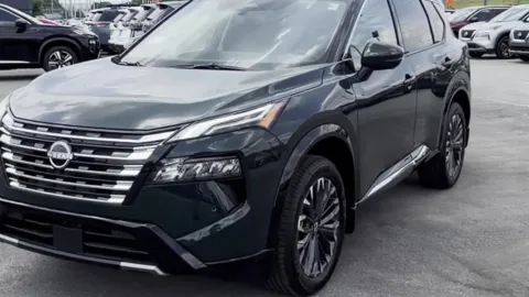 More photos of 2026 NISSAN ROGUE Platinum at Oak Ridge Nissan, TN