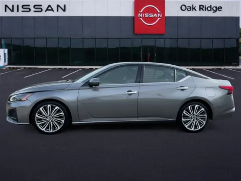 More photos of 2023 NISSAN ALTIMA SL 2.5 SL at Oak Ridge Nissan, TN