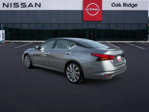 More photos of 2023 NISSAN ALTIMA SL 2.5 SL at Oak Ridge Nissan, TN
