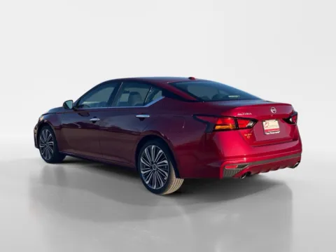 More photos of 2024 NISSAN ALTIMA SL 2.5 SL at Oak Ridge Nissan, TN