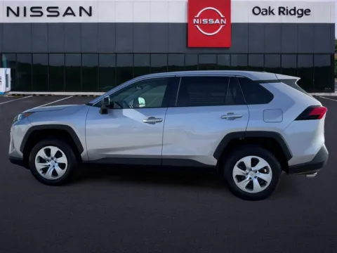 More photos of 2021 TOYOTA RAV4 LE at Oak Ridge Nissan, TN