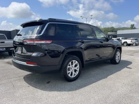 Another view of 2022 JEEP GRAND CHEROKEE Limited for sale in Oak Ridge, TN at Oak Ridge Nissan