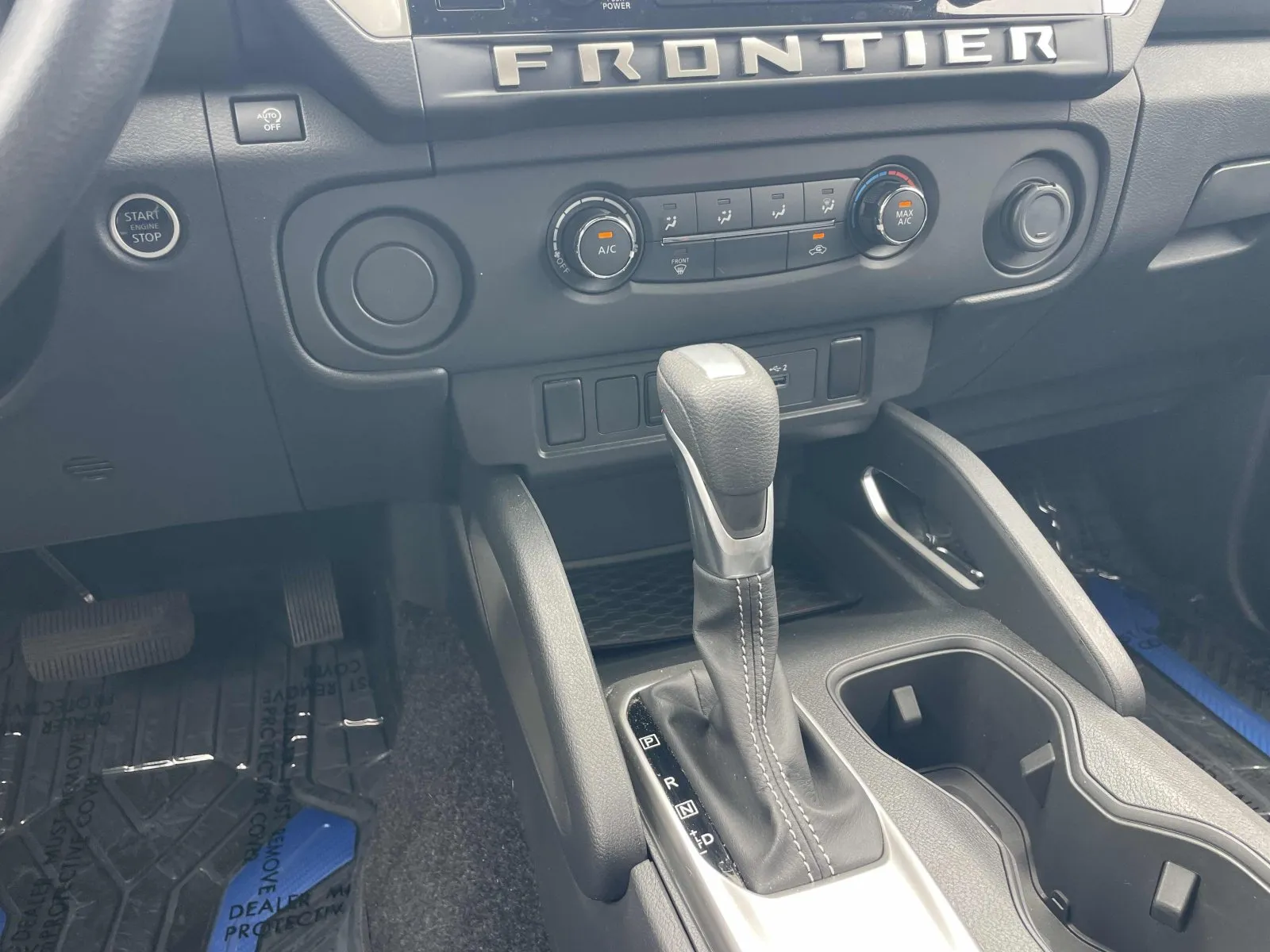 2025 Nissan Frontier SV - Photo 25