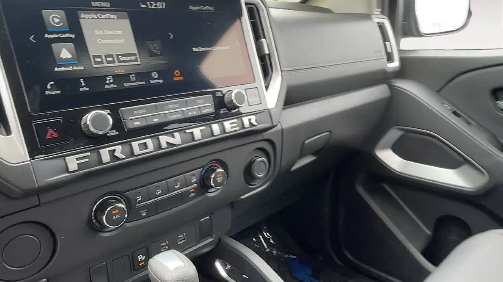 2025 Nissan Frontier SV - Photo 12