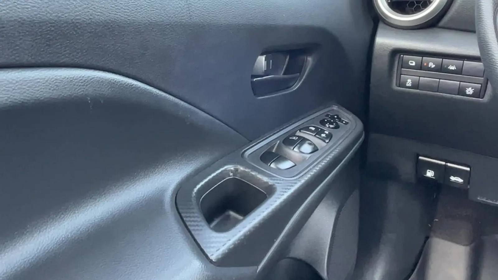 2021 Nissan Versa Sedan S - Photo 17