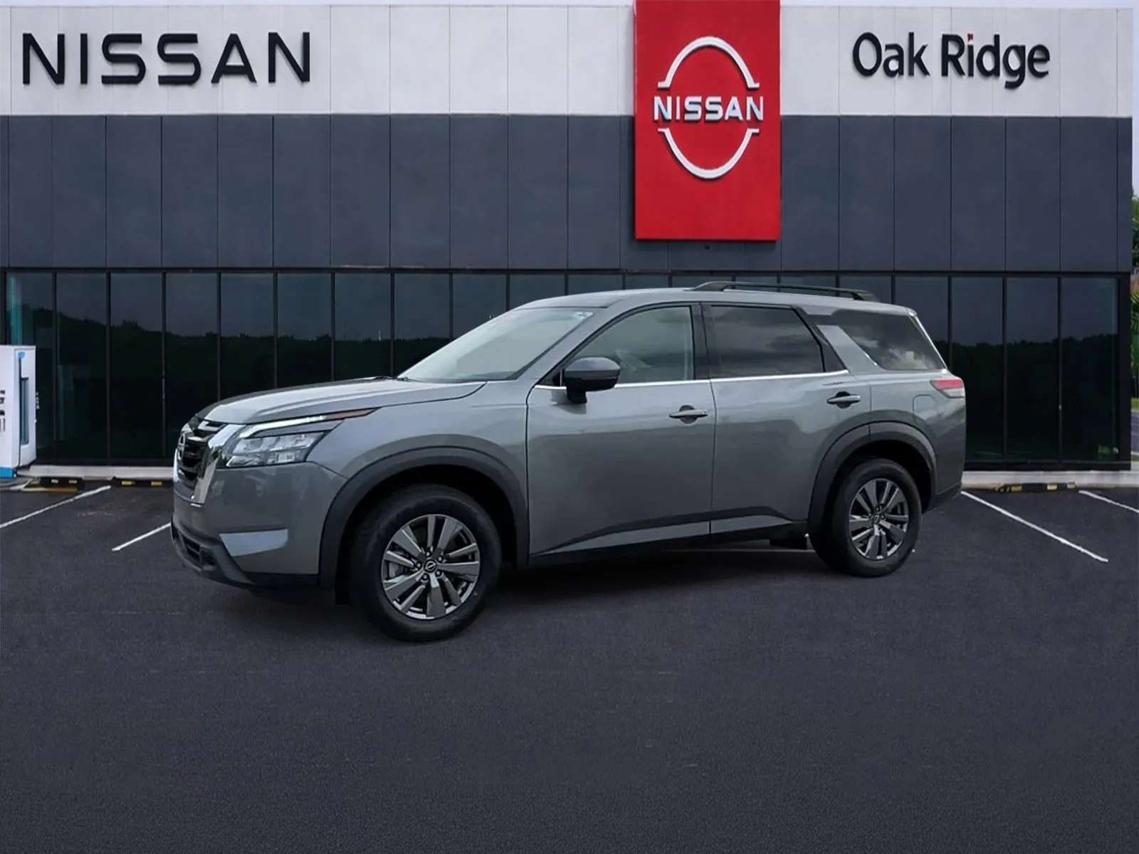 2025 Nissan Pathfinder SV - Photo 6