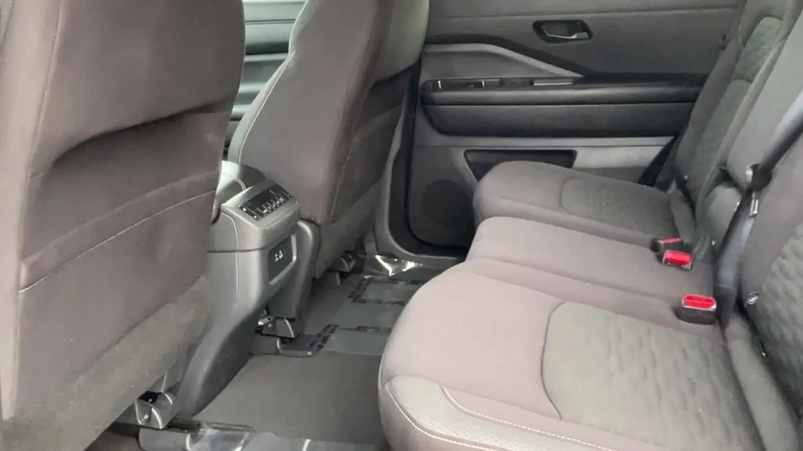 2025 Nissan Pathfinder SV - Photo 21