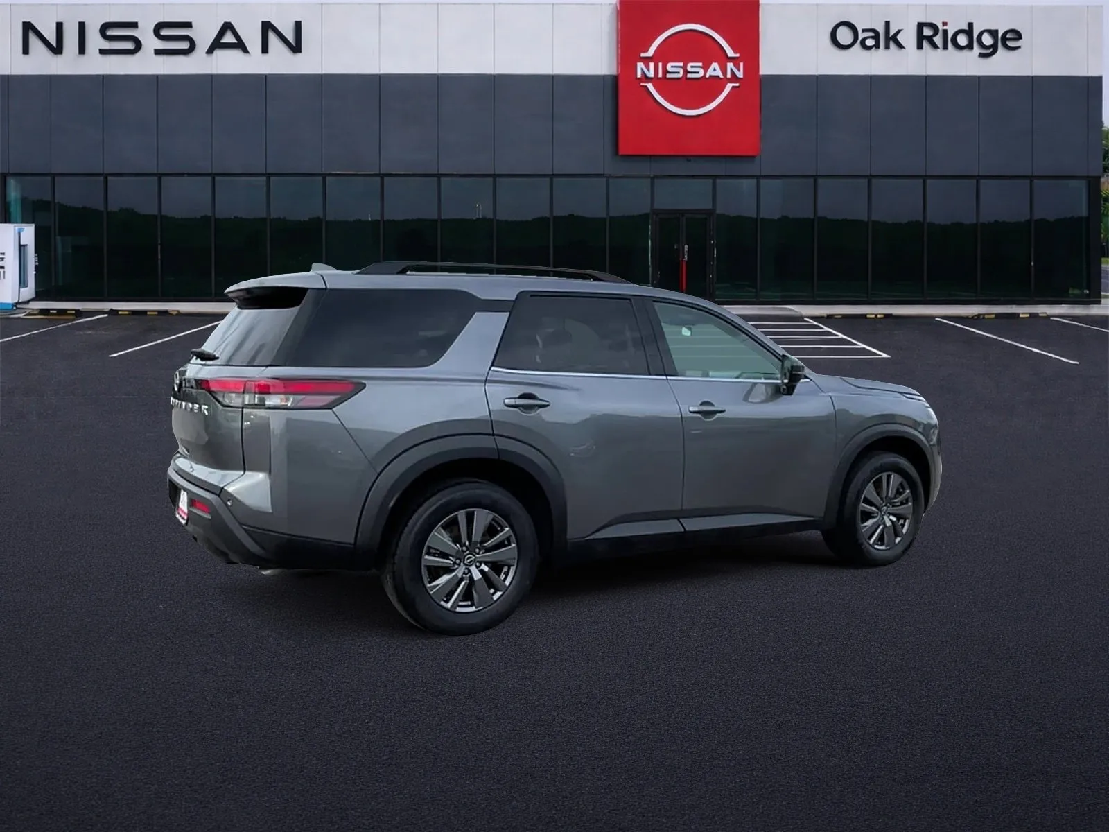 2025 Nissan Pathfinder SV - Photo 13