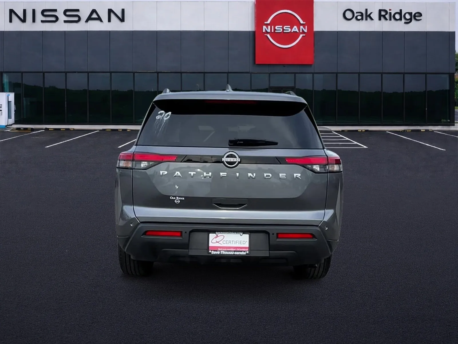 2025 Nissan Pathfinder SV - Photo 11