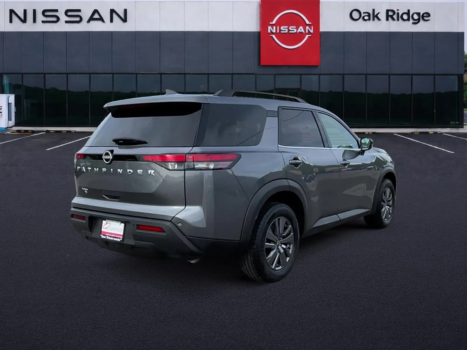 2025 Nissan Pathfinder SV - Photo 12