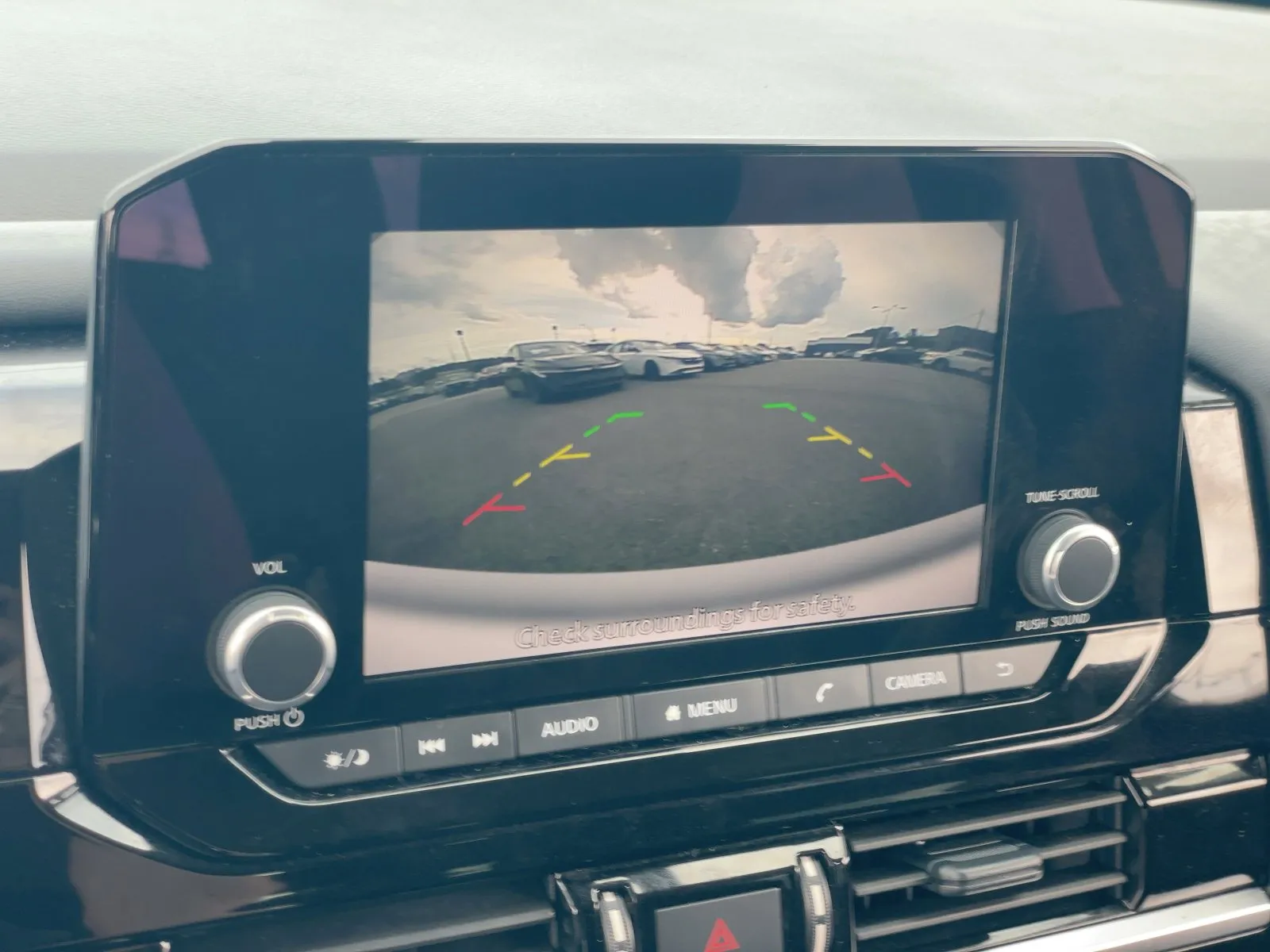 2025 Nissan Pathfinder SV - Photo 25