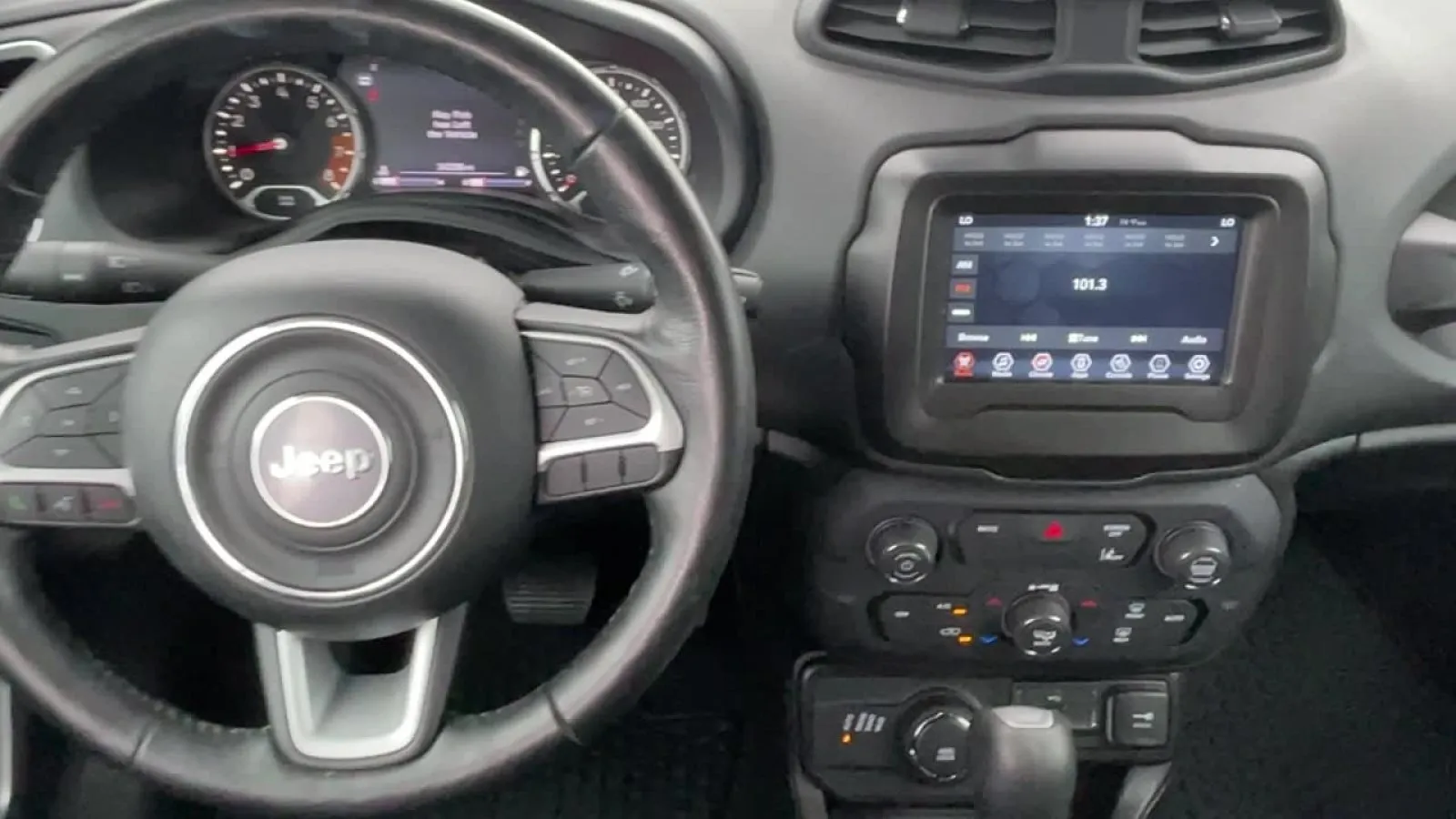 2021 Jeep Renegade Latitude - Photo 19