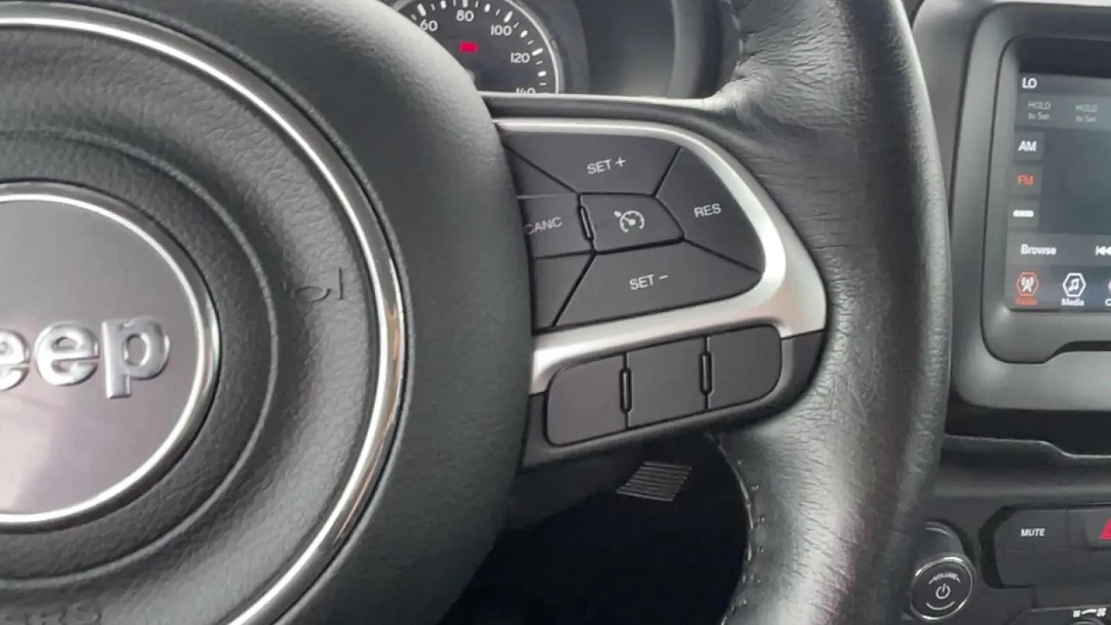 2021 Jeep Renegade Latitude - Photo 18