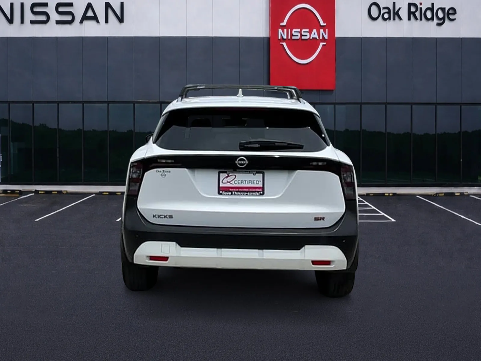 2025 Nissan Kicks SR - Photo 11