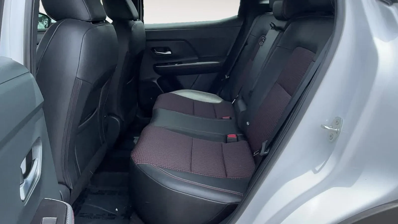 2025 Nissan Kicks SR - Photo 17