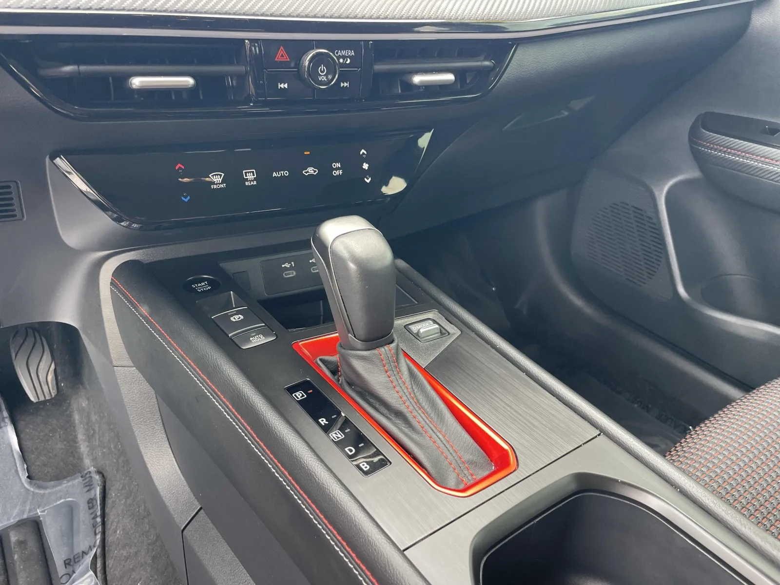 2025 Nissan Kicks SR - Photo 24