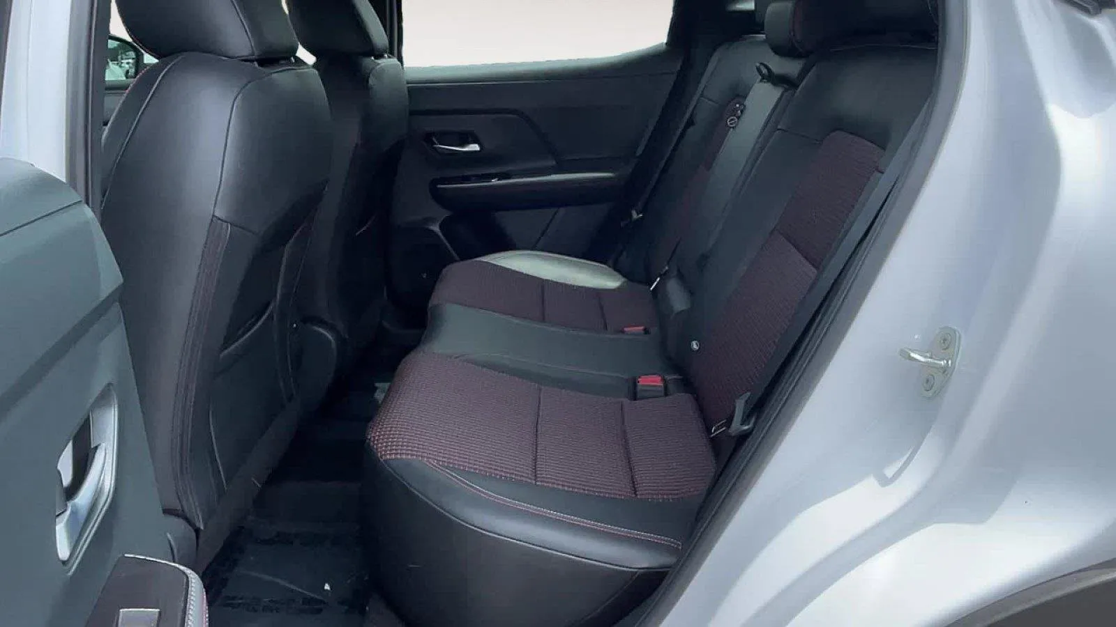 2025 Nissan Kicks SR - Photo 11
