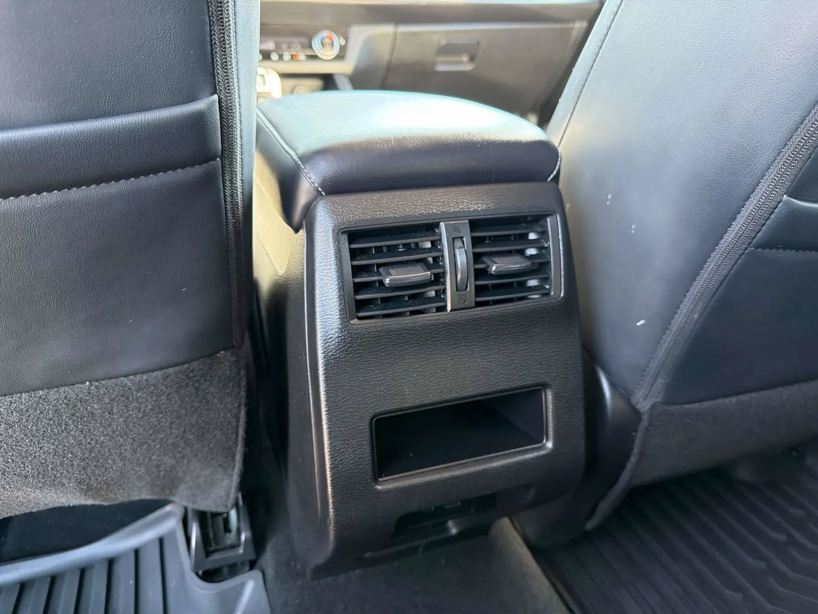 2024 Mitsubishi Outlander SE - Photo 17