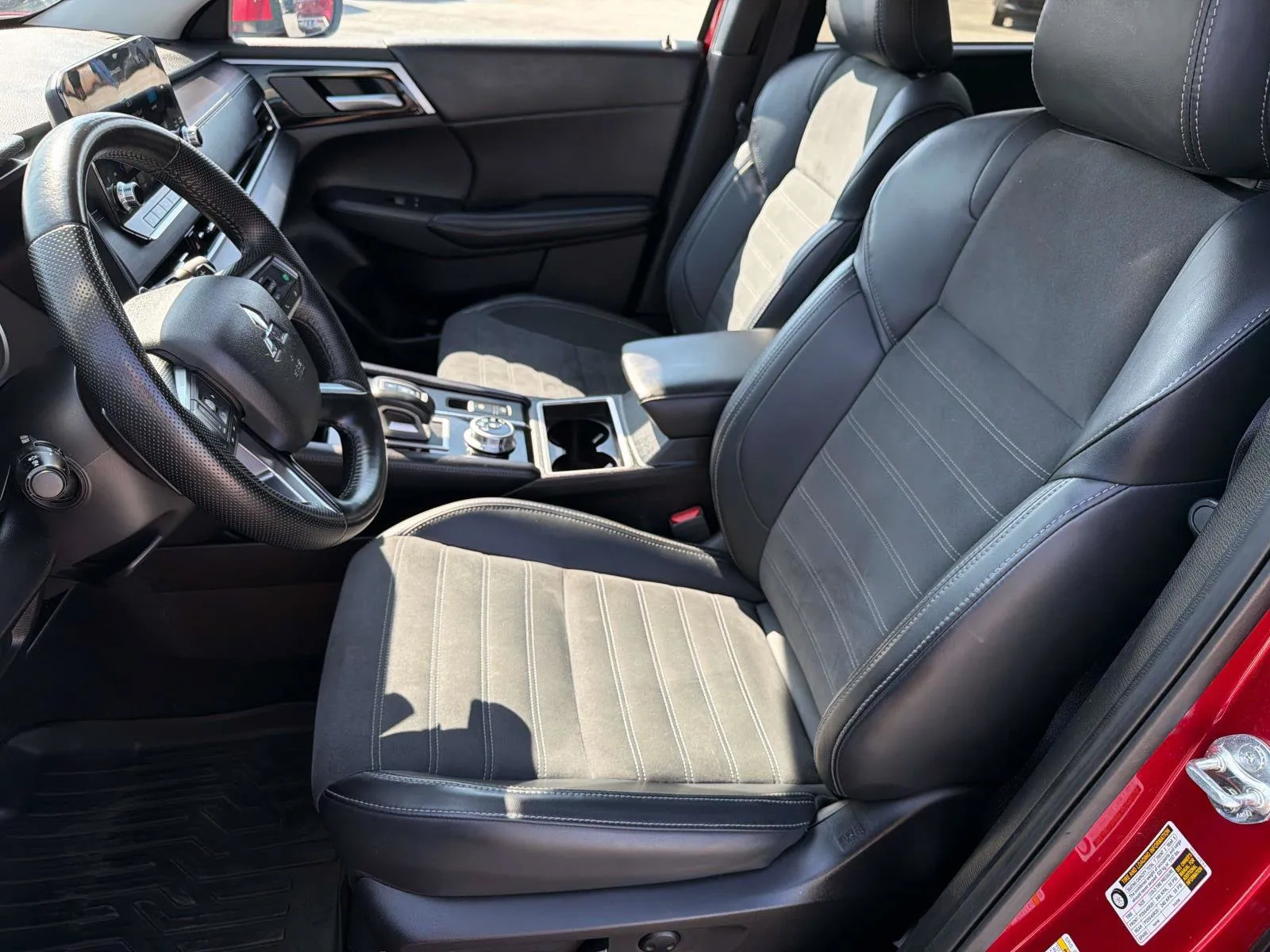 2024 Mitsubishi Outlander SE - Photo 30