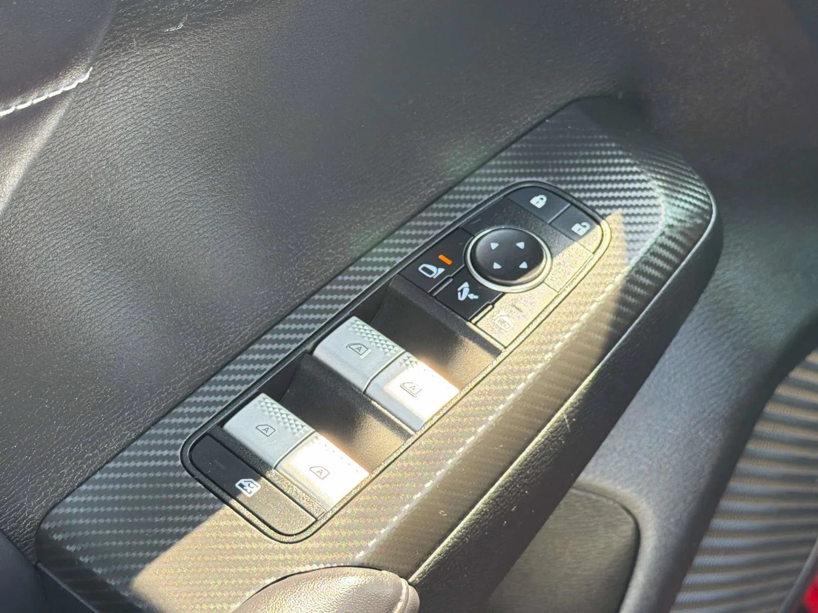 2024 Mitsubishi Outlander SE - Photo 29