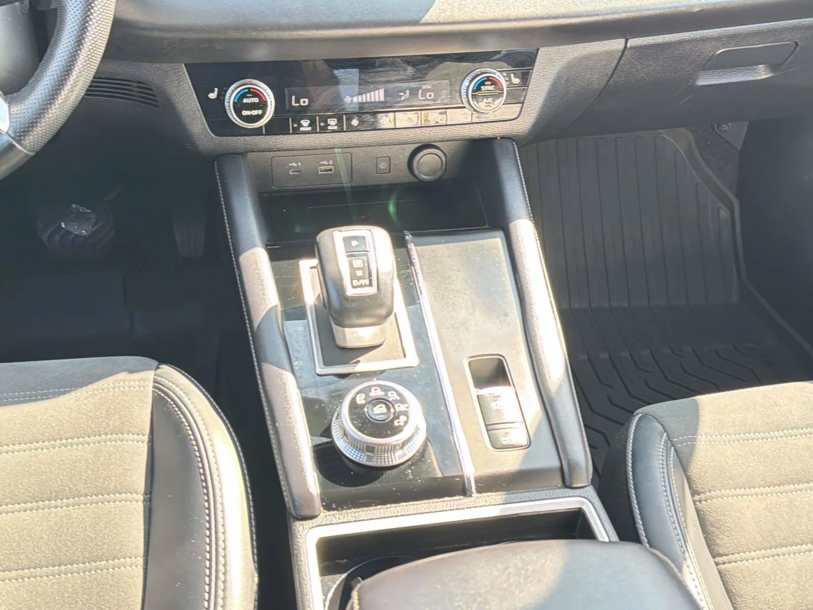 2024 Mitsubishi Outlander SE - Photo 16