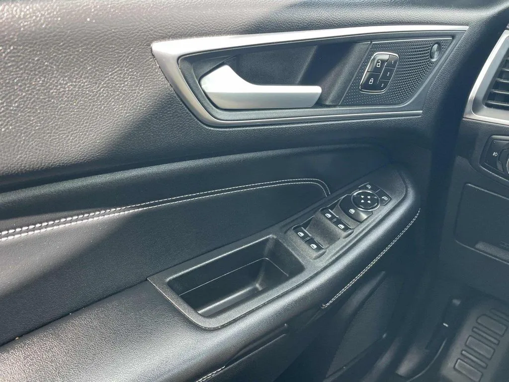 2024 Ford Edge Titanium - Photo 11