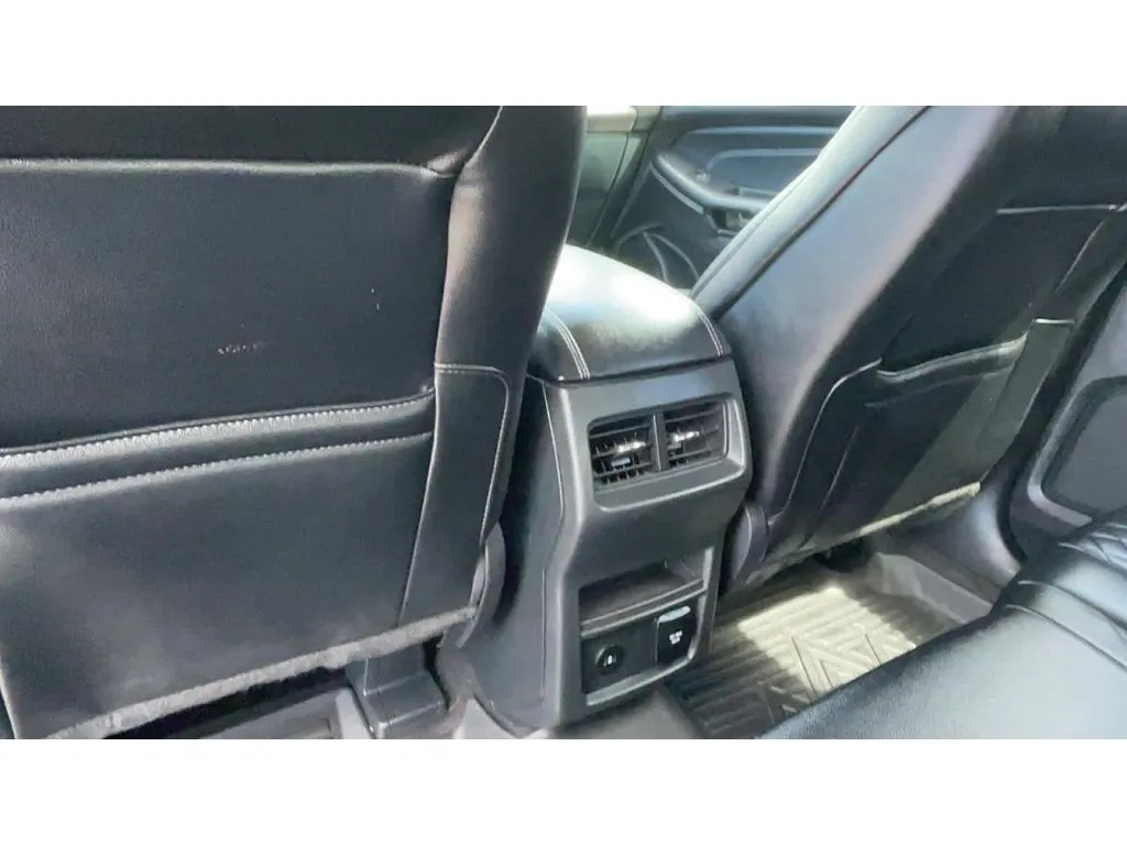 2024 Ford Edge Titanium - Photo 8