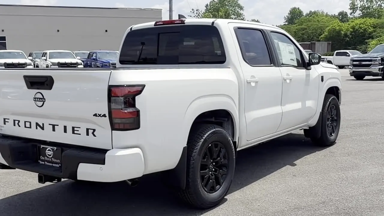 2026 Nissan Frontier SV - Photo 11