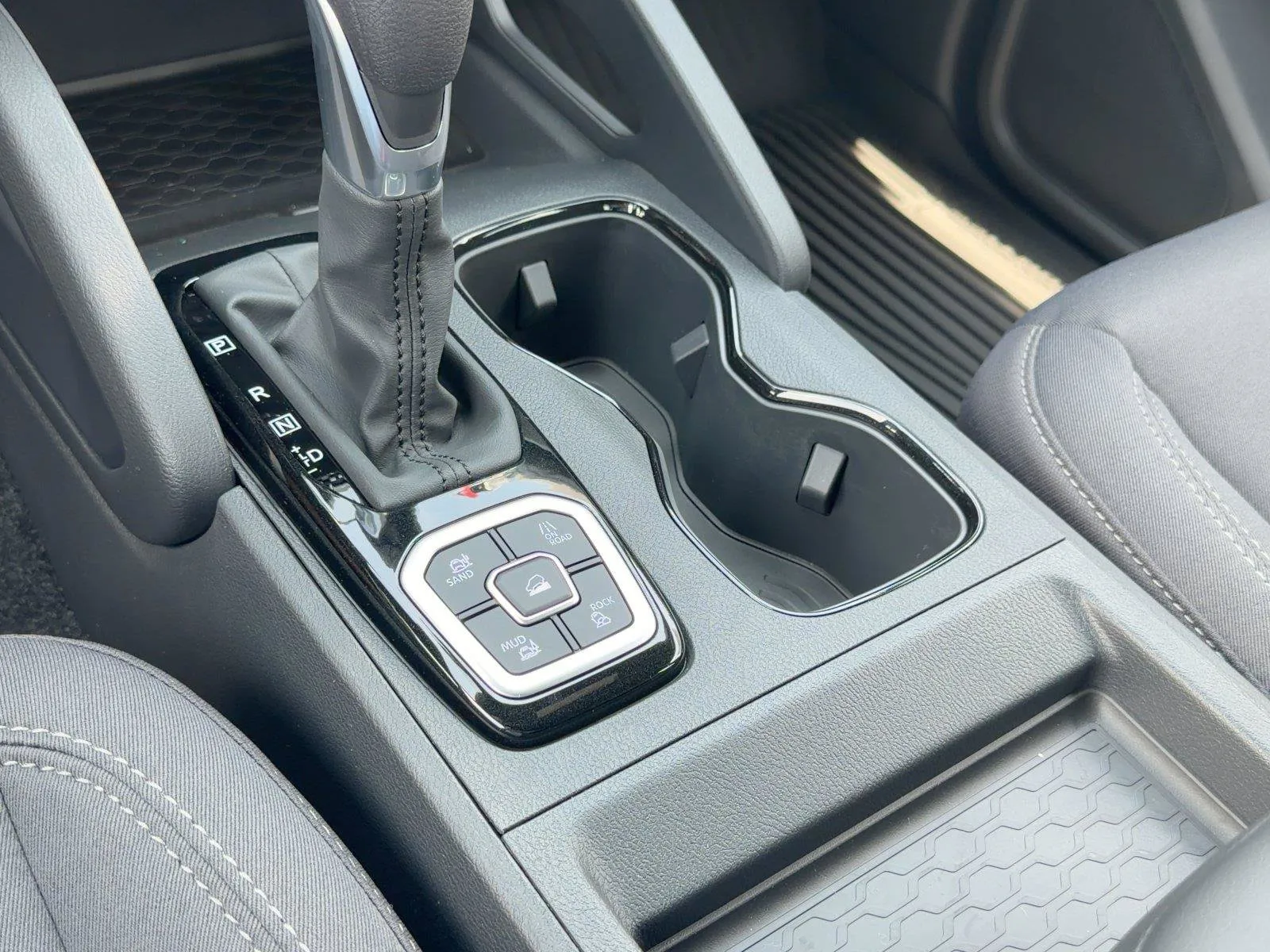 2026 Nissan Frontier SV - Photo 18