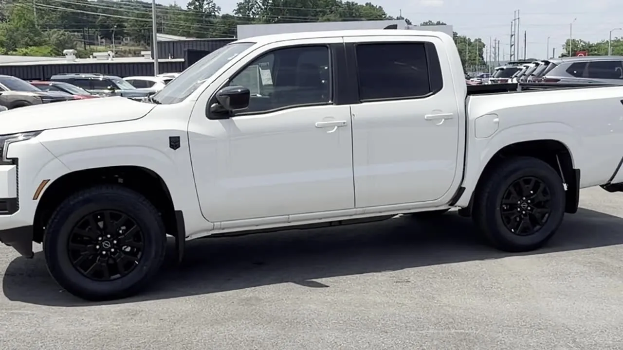 2026 Nissan Frontier SV - Photo 6