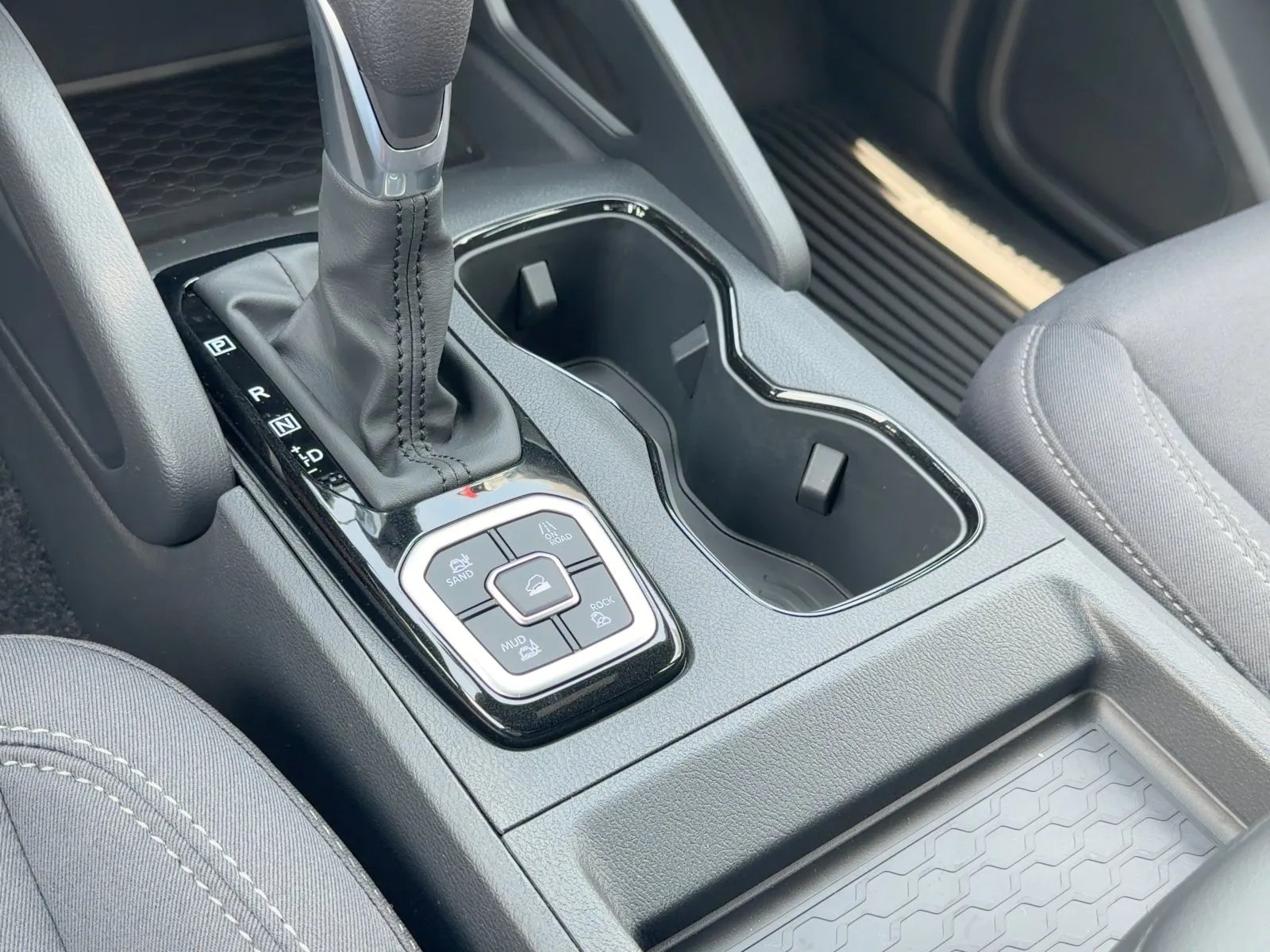 2026 Nissan Frontier SV - Photo 29