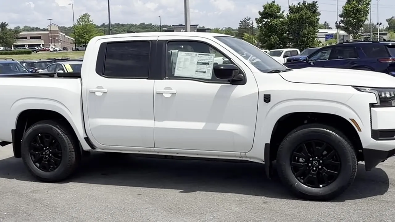 2026 Nissan Frontier SV - Photo 14
