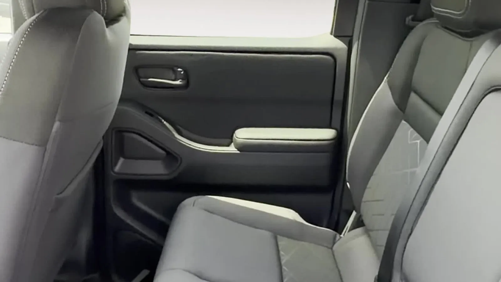 2026 Nissan Frontier SV - Photo 21