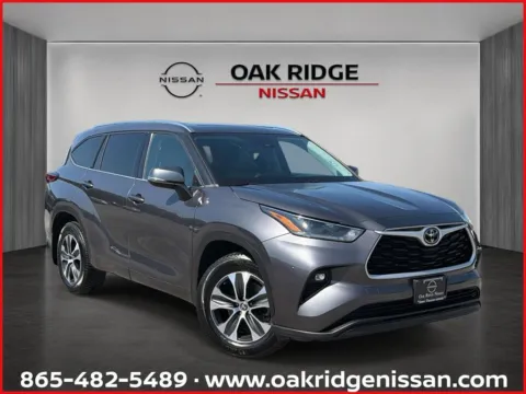 Gray 2021 Toyota Highlander XLE for sale in Oak Ridge, TN