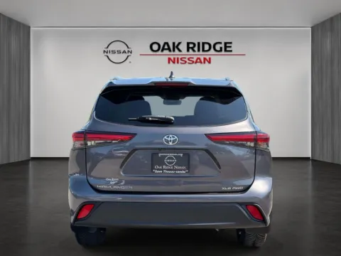 More photos of 2021 Toyota Highlander XLE at Oak Ridge Nissan, TN