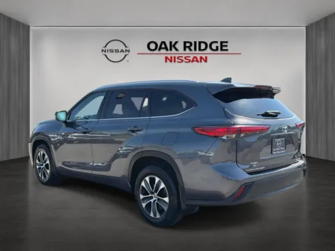 More photos of 2021 Toyota Highlander XLE at Oak Ridge Nissan, TN