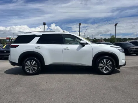 Photos of 2025 NISSAN PATHFINDER SL for sale in Oak Ridge, TN at Oak Ridge Nissan