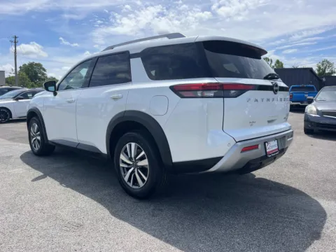 More photos of 2025 NISSAN PATHFINDER SL at Oak Ridge Nissan, TN