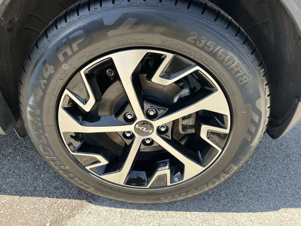 2024 Kia Sportage EX Hybrid - Photo 11