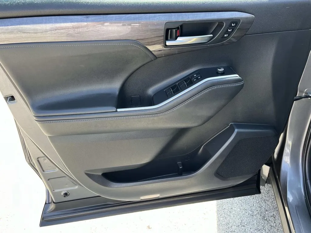 2022 Toyota Highlander Limited - Photo 28