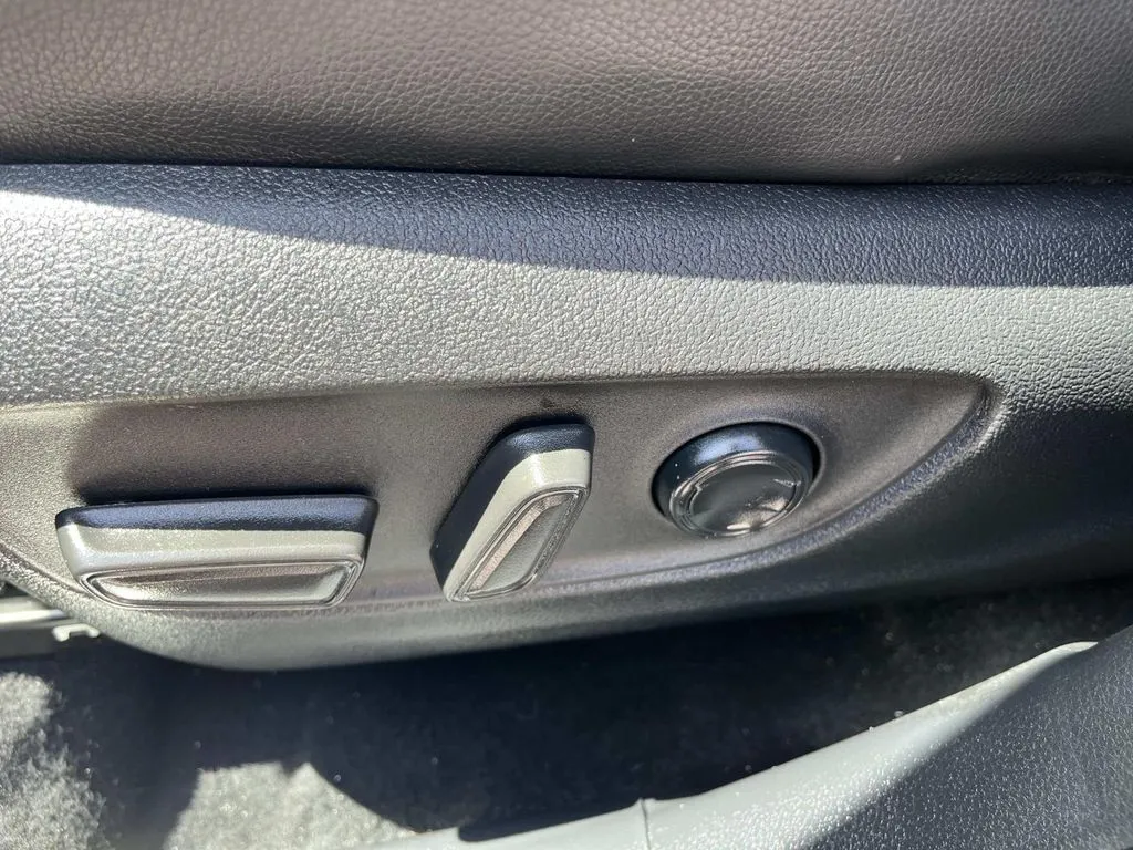 2022 Toyota Highlander Limited - Photo 31