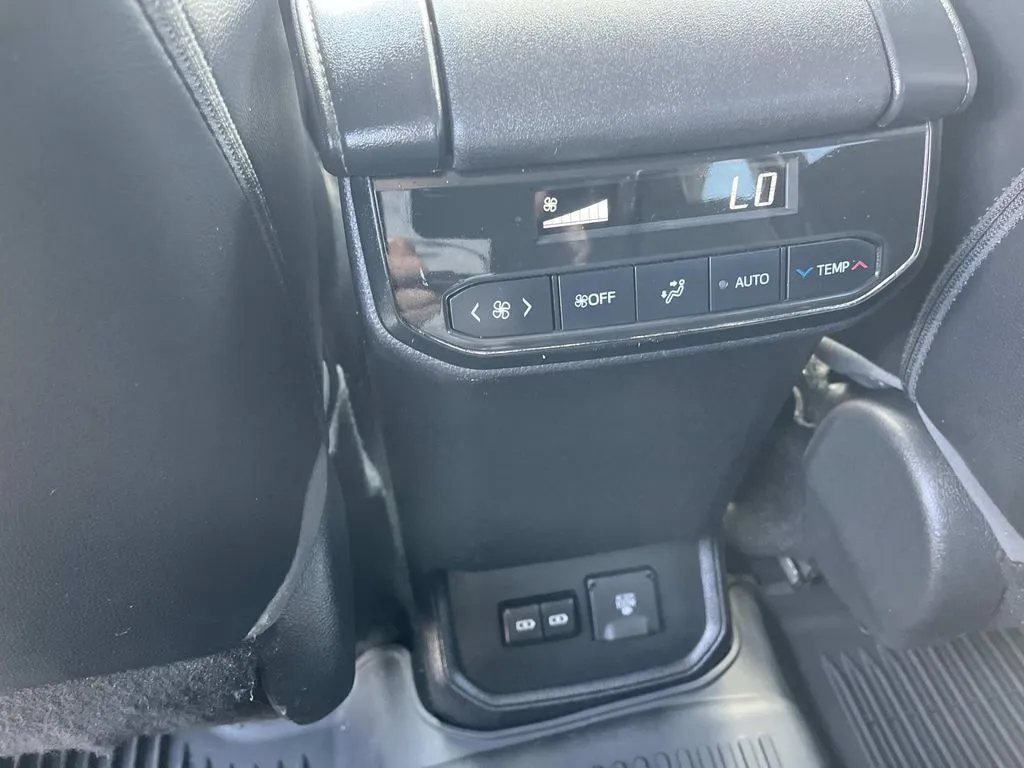 2022 Toyota Highlander Limited - Photo 18