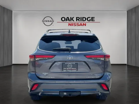 More photos of 2022 Toyota Highlander Limited at Oak Ridge Nissan, TN