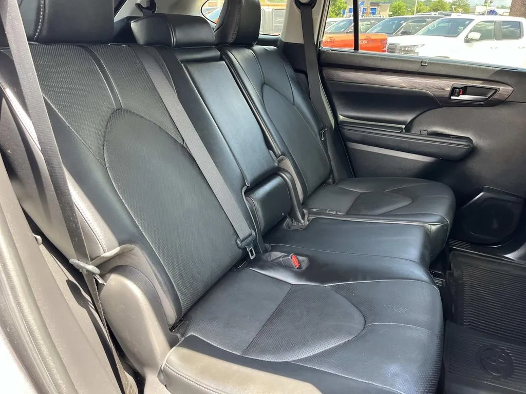 2022 Toyota Highlander Limited - Photo 24