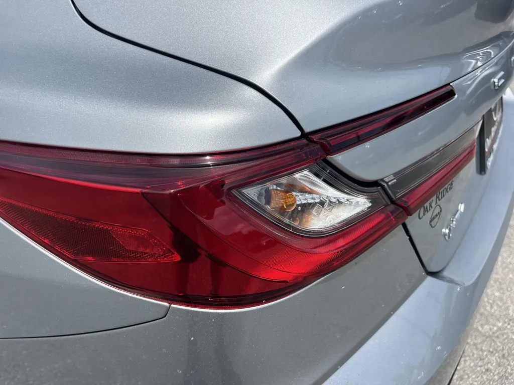 2025 Toyota Camry LE - Photo 10