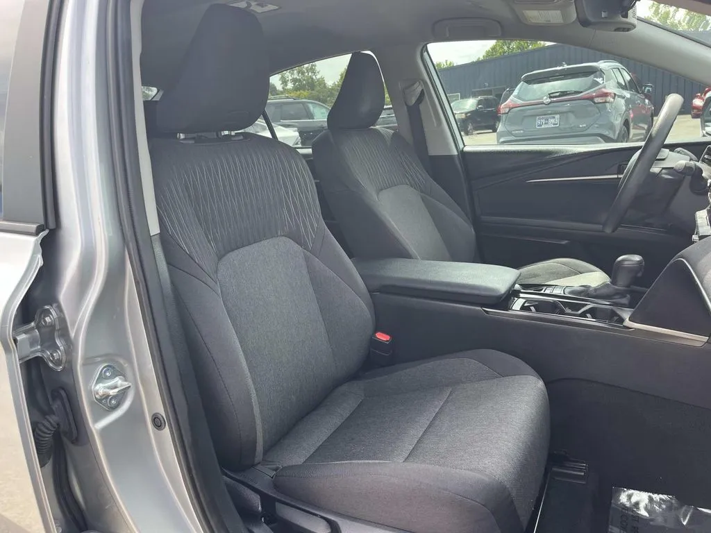 2025 Toyota Camry LE - Photo 23